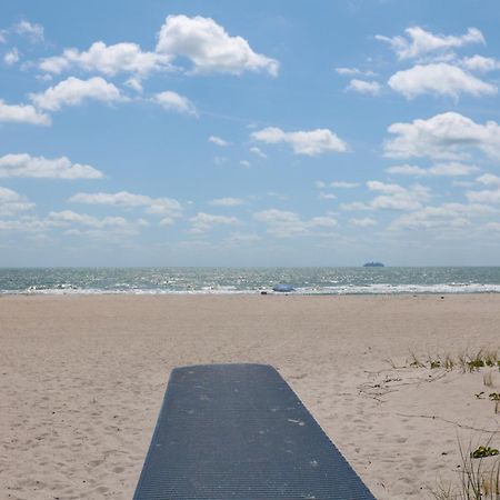 Cape Canaveral Escape With Grill Walk To Beach! Bagian luar foto